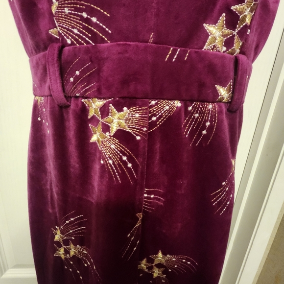 Nasty Gal Purple Velvet Jumpsuit with Gold Floral Design Size 6 EUC - Picture 4 of 10
